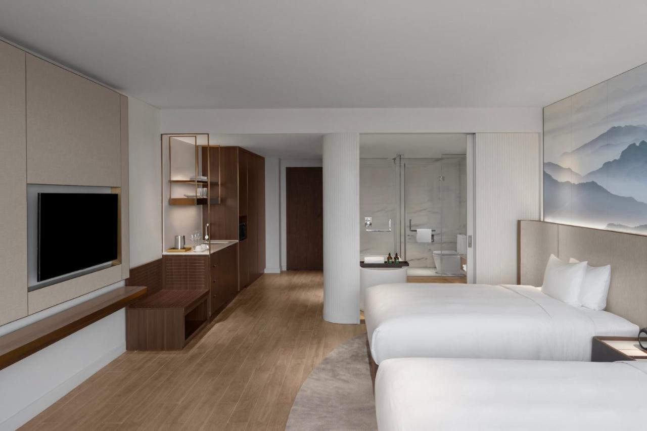 Crowne Plaza Vinh Yen City Centre By Ihg Bagian luar foto
