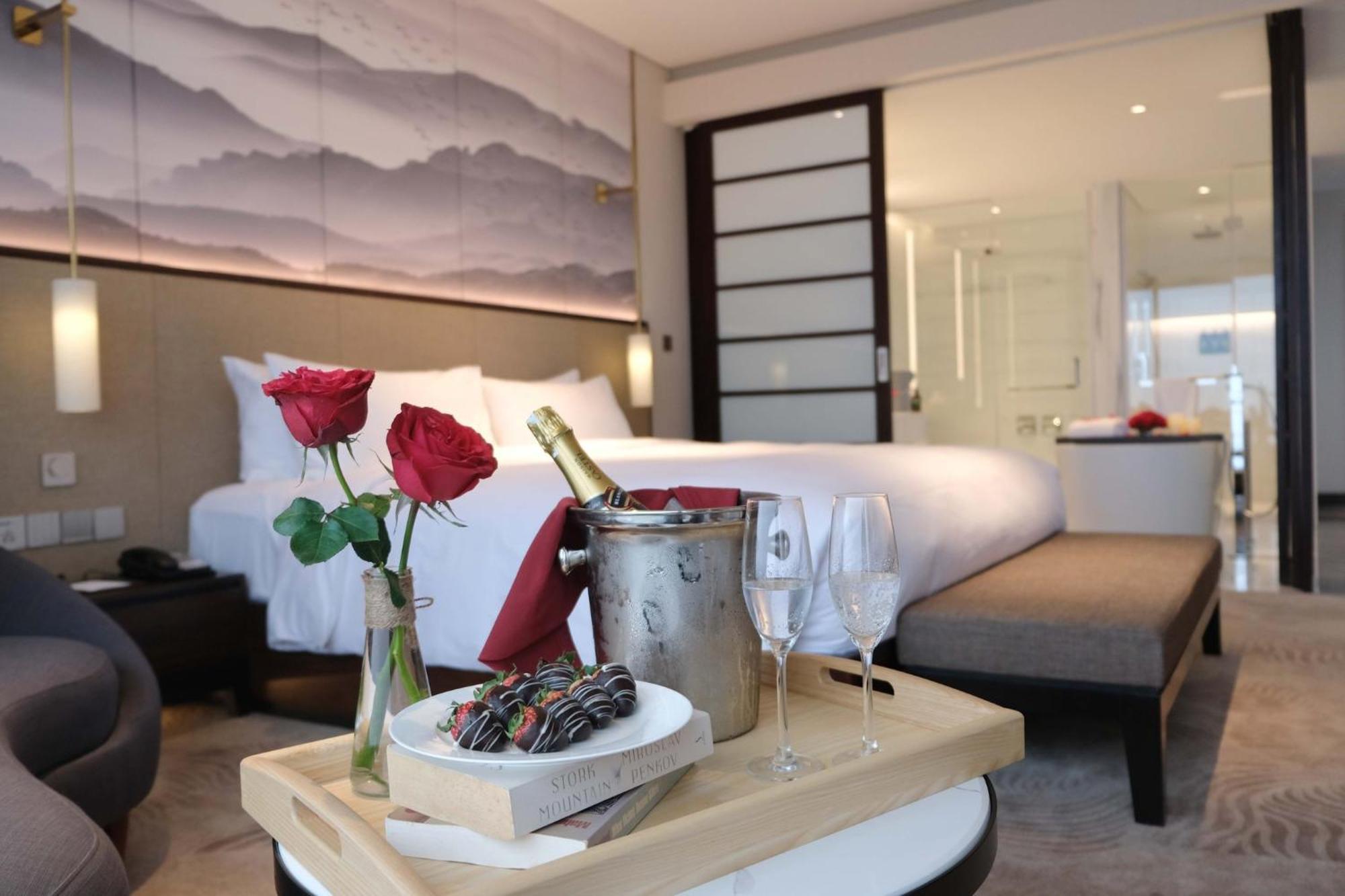 Crowne Plaza Vinh Yen City Centre By Ihg Bagian luar foto